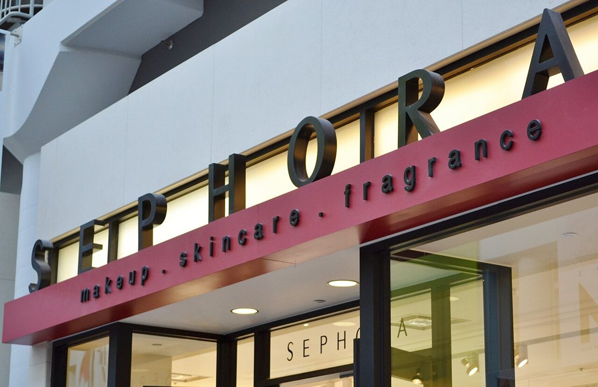 Sephora store entrance sign reading makeup, skincare, fragrance, in the Thirteen Lune vs Sephora comparison